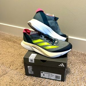 WOMEN'S ADIDAS ADIZERO BOSTON 12 size 9